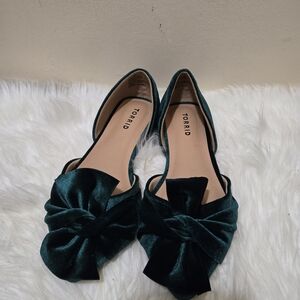 Torrid Green Velour Bow Pointed Toe Flats Women's Size 7.5WW
